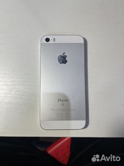 iPhone SE, 32 гб