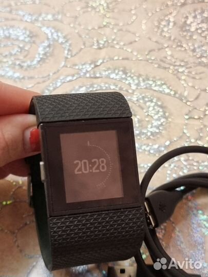 Фитнес браслет fitbit surge
