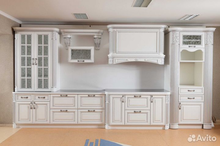 Кухня на заказ из массива сосны