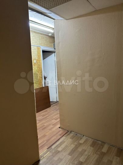 Комната 12 м² в 8-к., 2/5 эт.