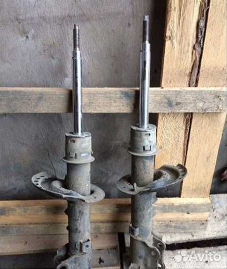 Продам стойки Киа Рио 3