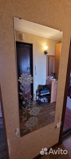 Зеркало настенное