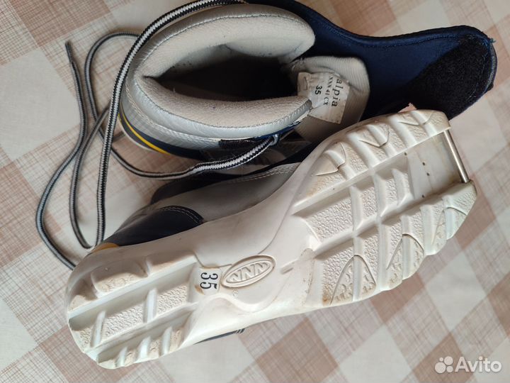 Лыжные ботинки детские, р. 35