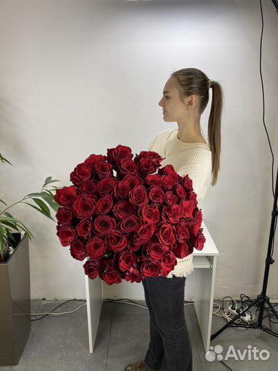 Букет красных роз сорта эксплорер