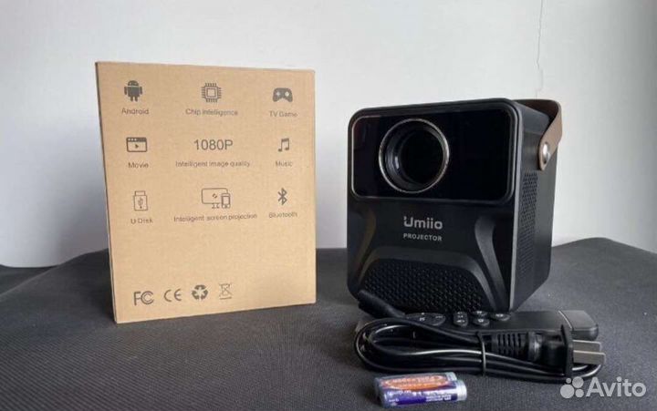 Мини проектор umiio новый