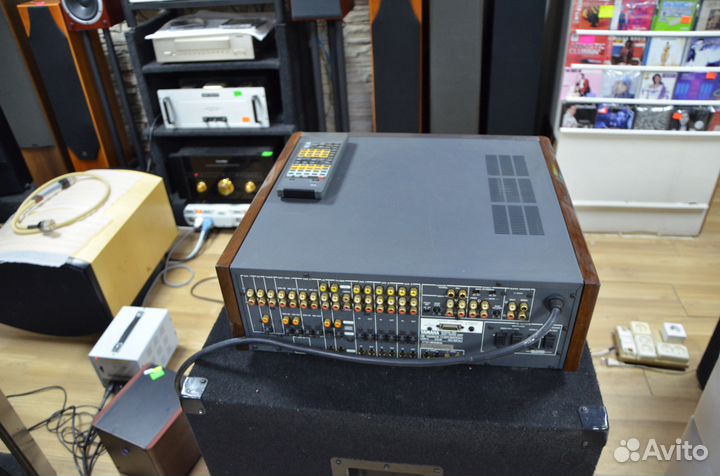 Пред.усилитель-цап-процессор Yamaha AVC-3000 DSP