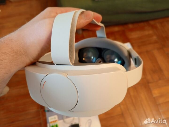 Продам шлем виртуальной реальности Pico 4 256gb