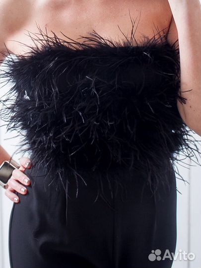 Комбинезон с перьями