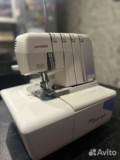 Оверлок Janome