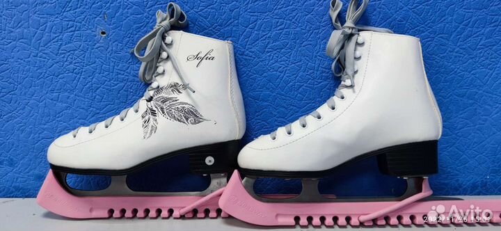 Коньки sofia