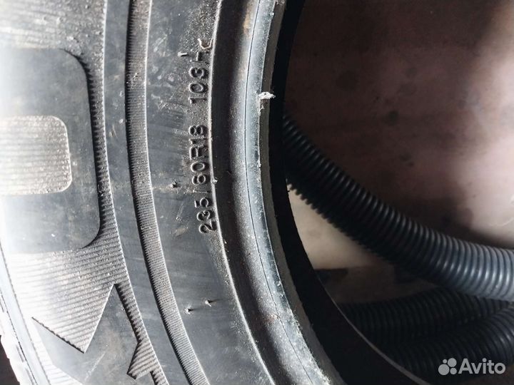 Kumho Road Venture 798 235/60 R18