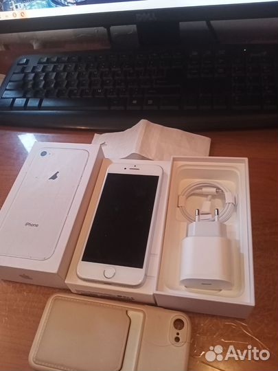 iPhone 8, 64 ГБ