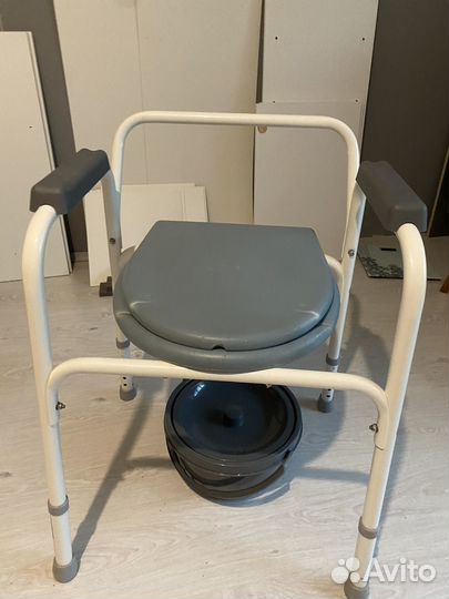 Санитарный стул для инвалидов