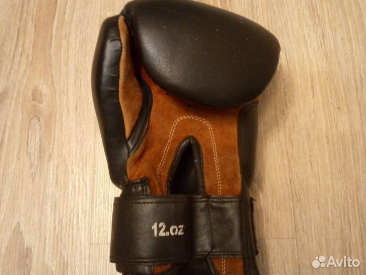 Боксерские перчатки green hill 12 oz