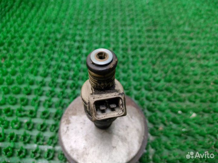 Форсунка инжекторная Газ Газель 3302 3302 2000