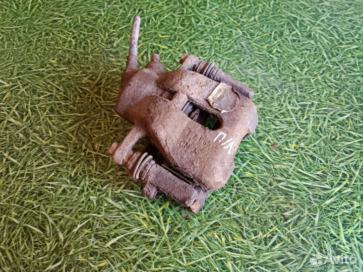 Суппорт передний левый Ситроен С3 2005 г