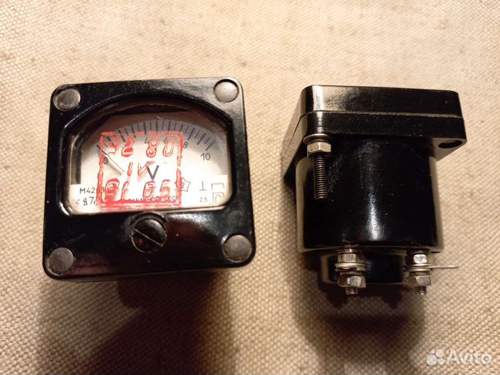 Вольтметр стрелочный