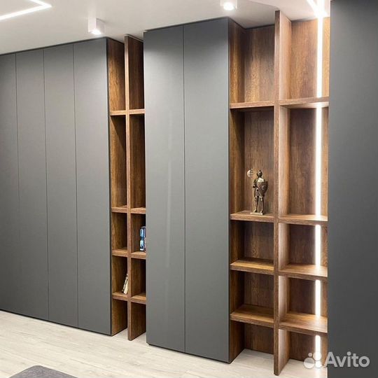 Шкафы распашные