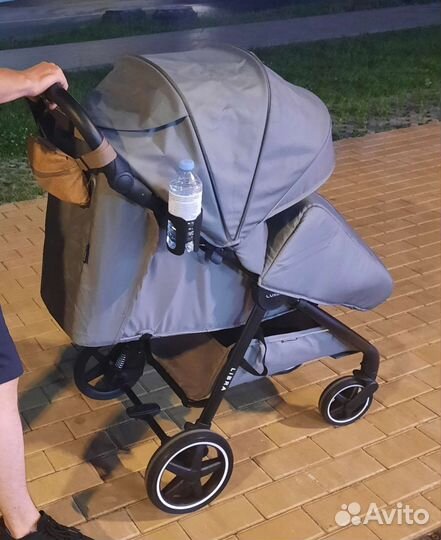 Прогулочная коляска luxmom