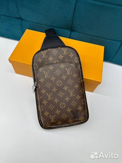 Сумка - слинг Avenue NM Louis Vuitton