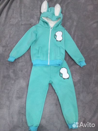 Теплый костюм для девочки