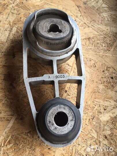 Опора двигателя задняя Рено Меган 2 1.5dci