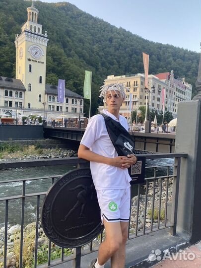 Стилист, дизайнер, модель