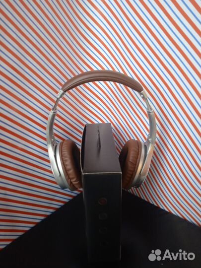 Беспроводные наушники новые