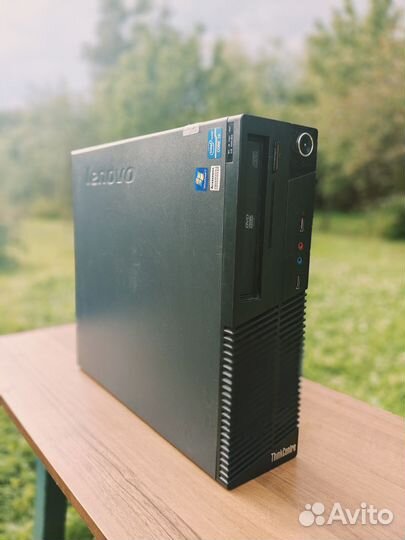 Lenovo Xeon E3-1220 / 8 GB / SSD