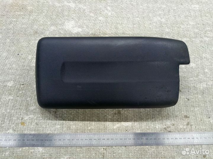 Подлокотник центр. консоли Mitsubishi Galant 9