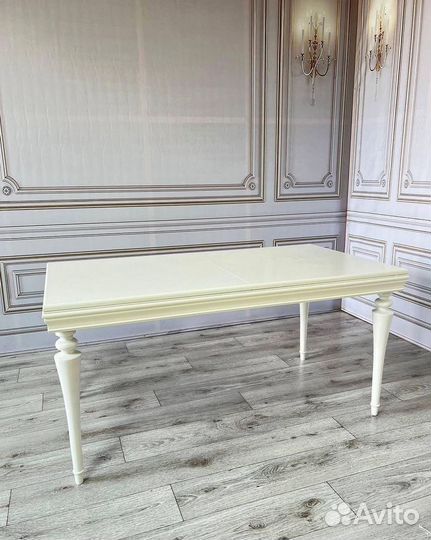 Стол и стулья в зал. Цена комплекта