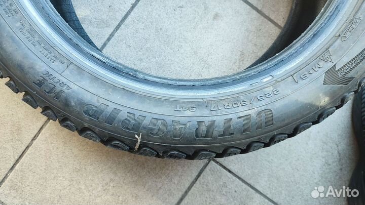 Goodyear UltraGrip Ice 225/50 R17