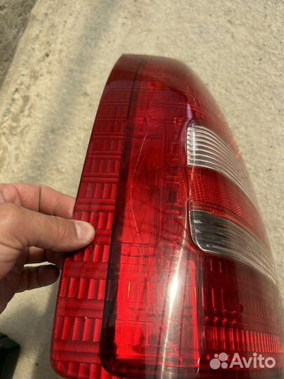 Фонарь задний левый Forester sg5
