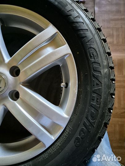 Продаю набор зимней резины на дисках