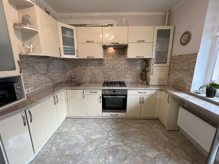 2-к. квартира, 60 м², 4/9 эт.