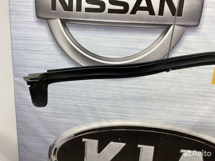 Уплотнитель Резинка капота renault duster