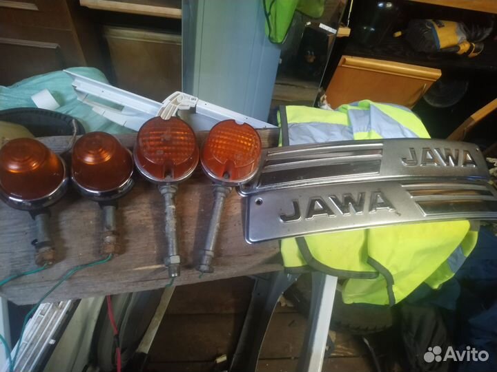 Поворотники,накладка на бак Jawa