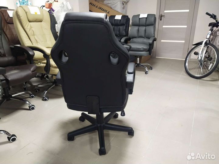 Новое компьютерное (игровое) кресло