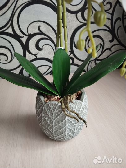 Искусственные цветы для декора в горшках