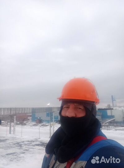 Газорезчик, сварщик на полу автомате
