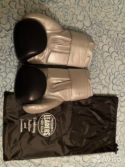 Боксерские перчатки 14oz leaders