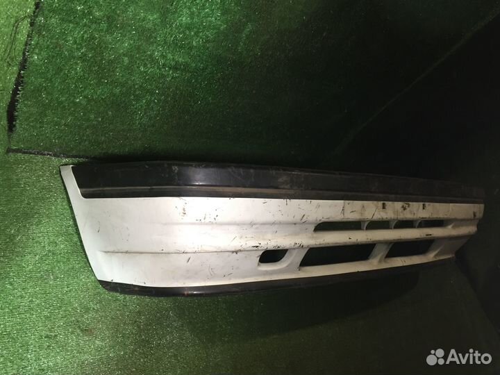 Бампер передний рест Mazda Familia BG Белый царапи