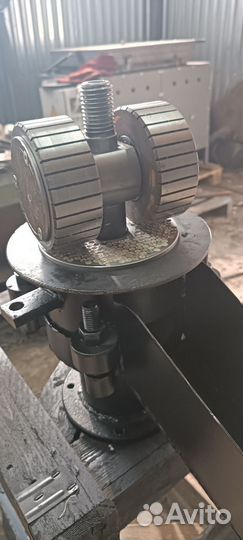 Гранулятор комбикормов опилок и травяной муки. Раб