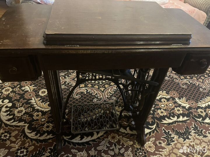 Швейная машина ножная