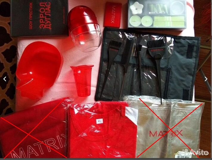 Набор для парикмахера новый - кисти, футболка и др