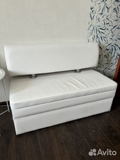 Диван маленький