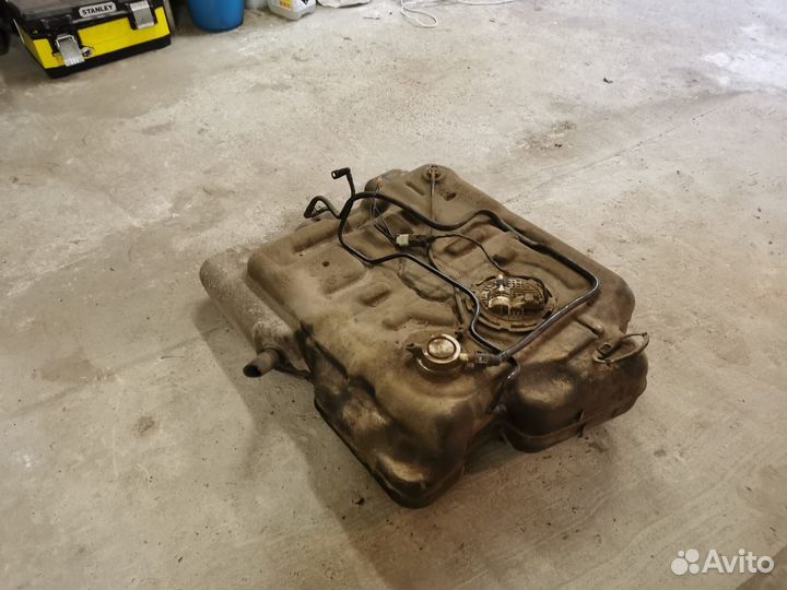 Бензобак Dodge grand caravan