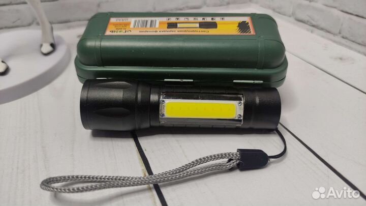 Мощный аккумуляторный фонарик регулируемый пучок