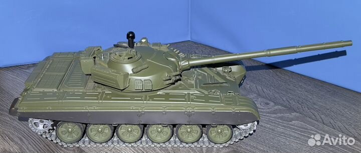 Танк russian T-72