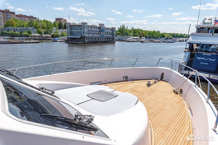 Аренда шикарной яхты Majesty 85 (26 метров)